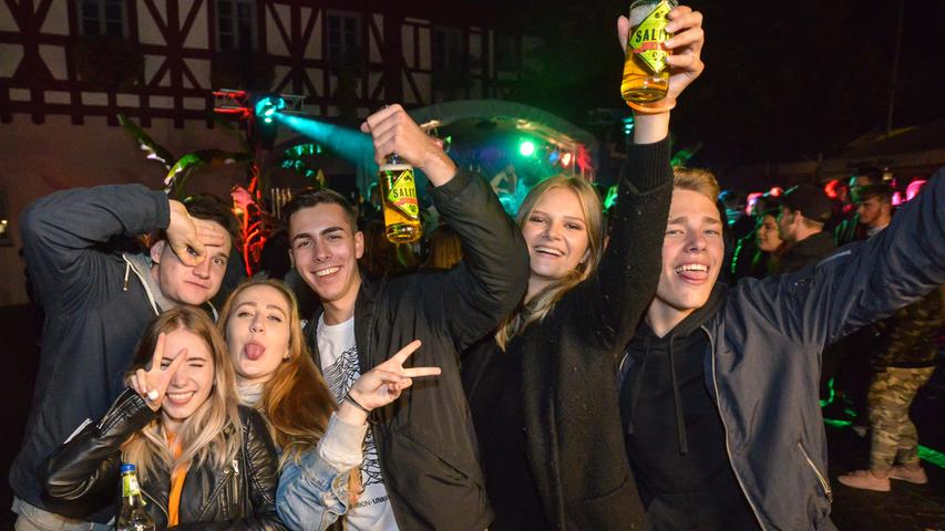 Sommer-Party im Nieselregen: In Hilpoltstein wurde trotzdem gefeiert