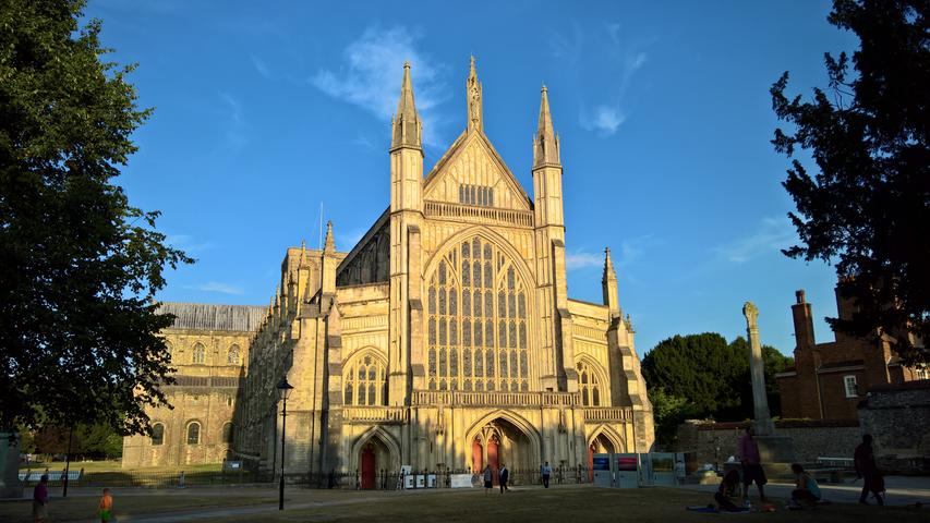 Die Kathedrale von Winchester, deren Bau im elften Jahrhundert begonnen hat.