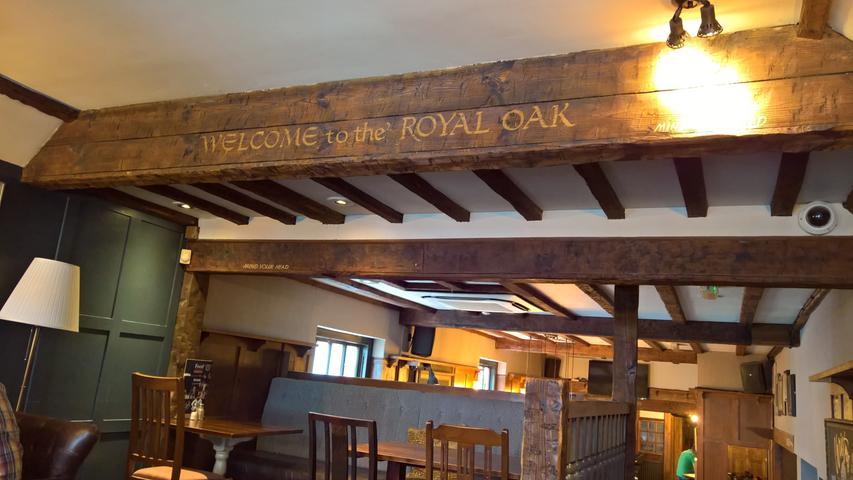 Noch älter: The Royal Oak, angeblich das älteste Pub des Landes. Seit etwa dem Jahr 1000 wird hier Berauschendes ausgeschenkt.