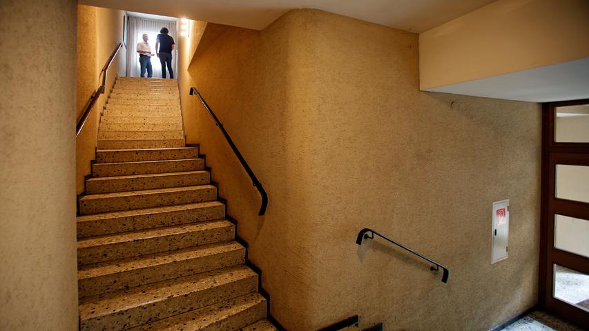 Diese steilen Stufen muss man nicht unbedingt erklimmen, wenn man zum Pfarrsaal will.