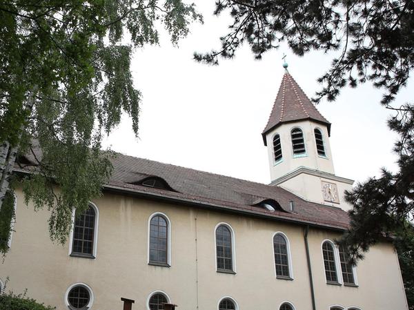 Die im Jahr 1950 eingeweihte Martinskirche an der Hochstraße war die erste Kirche, die in Fürth nach dem Zweiten Weltkrieg gebaut wurde – aus einfachen Baumaterialien.