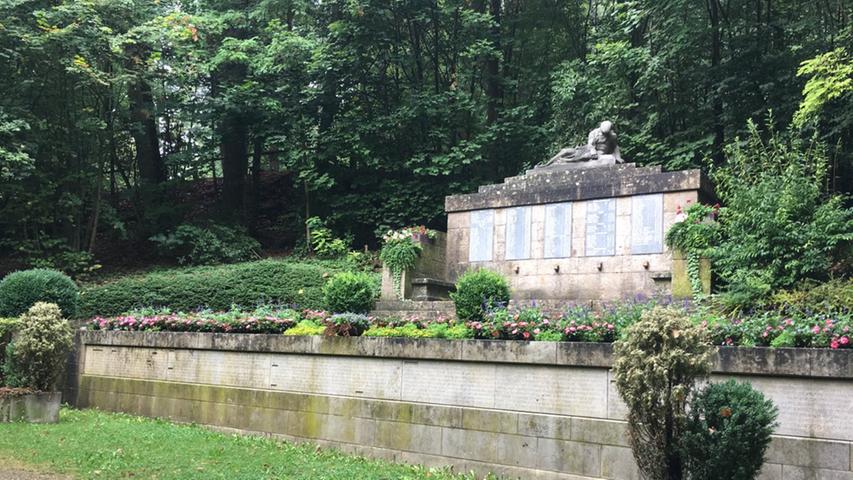 Kriegerdenkmal hieß dieses Ensemble am Pegnitzer Schloßberg jahrzehntelang. Seit vier Jahren trägt es den Namen "Mahnmal für den Frieden".