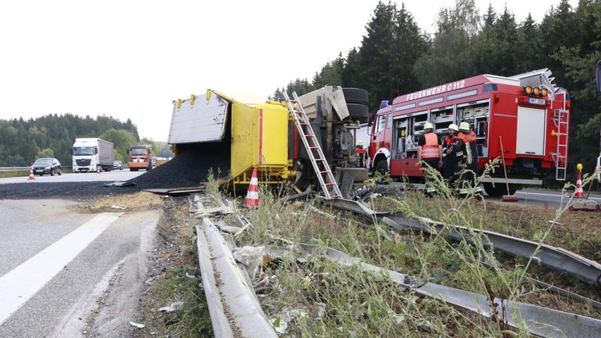 Schwerer Lkw-Unfall auf der A 3 bei Parsberg