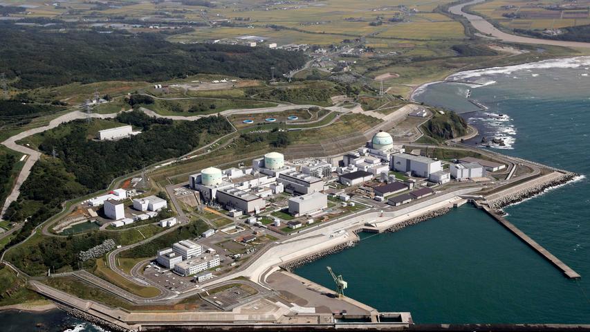Im Atomkraftwerk Tomari musste ein Abklingbecken mit Notstromaggregaten gekühlt werden. Radioaktivität ist allerdings nicht ausgetreten.