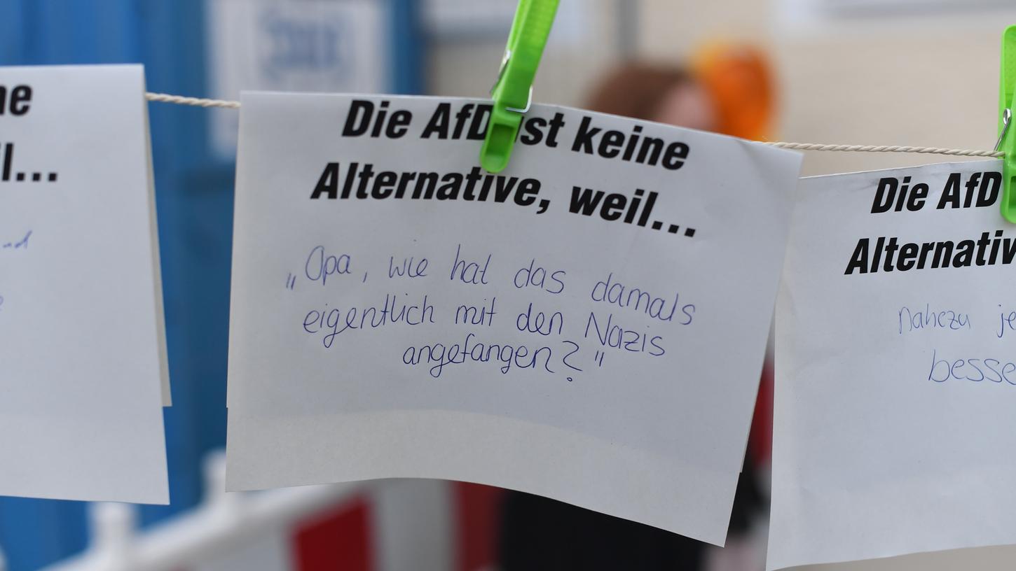 Schon im vergangenen Jahr gab es in der Spitalgasse in Neumarkt einen Demonstration gegen den "braunen Spuk". Und auch vor einigen Wochen wurde die Partei lautstark empfangen.