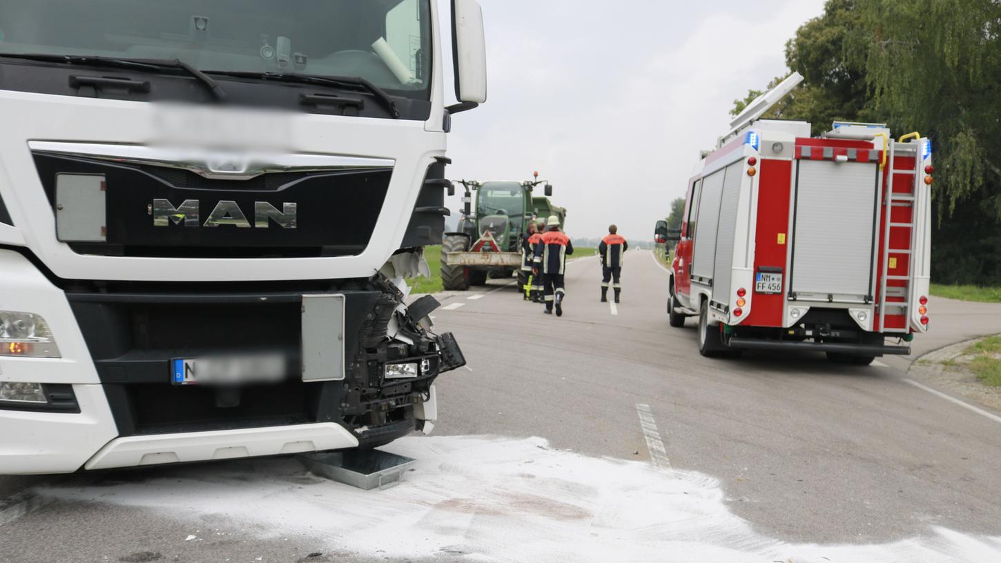 Lkw-Fahrer übersieht Traktor in Bachhausen