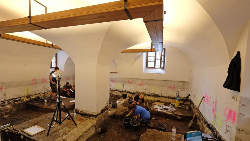 Außerdem finden am 9. September ab 10 Uhr stündliche Führungen zu den archäologischen Ausgrabungen im historischen Rathaus statt.