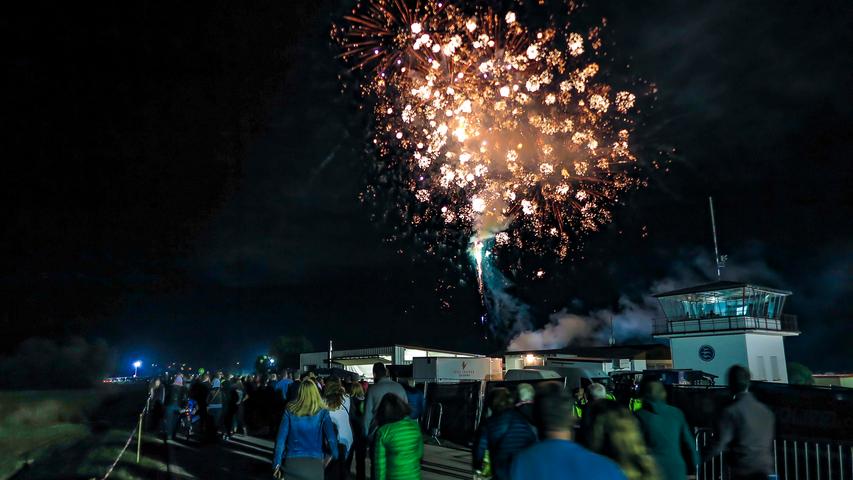Feuerwerk und Menschenmassen: Das Finale des Bayern-3-Dorffests