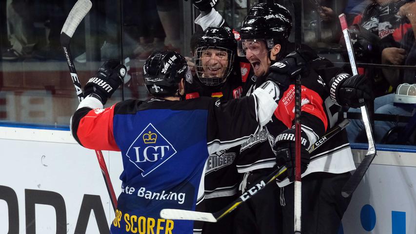 Die Ice Tigers sind mit drei Siegen aus vier Spielen in der Champions Hockey League von der Vorbereitung bereits in den Pflichtspielmodus übergegangen, die Schwenninger Wild Wings haben bislang nur getestet. Ihre Generalprobe gegen den Schweizer Erstligisten HC Ambri-Piotta gewannen die Profis von Coach Pat Cortina mit 2:1.