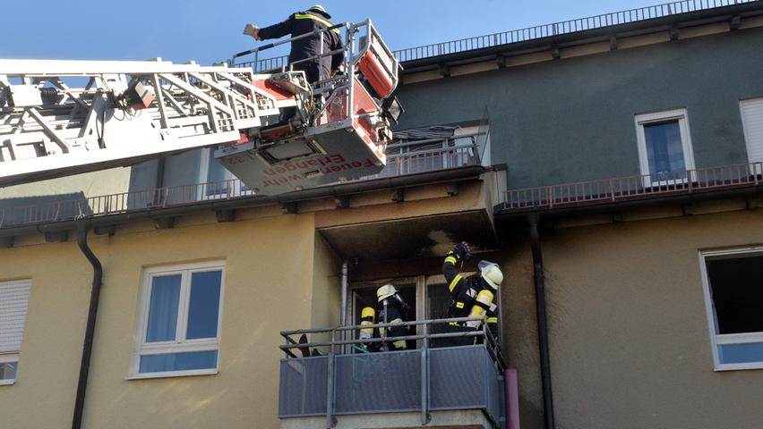 Büchenbach: Feuerwehr muss Brand auf Balkon löschen