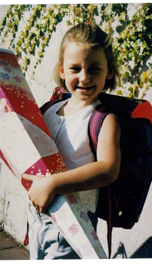Tiffany Bauer an ihrem ersten Schultag.