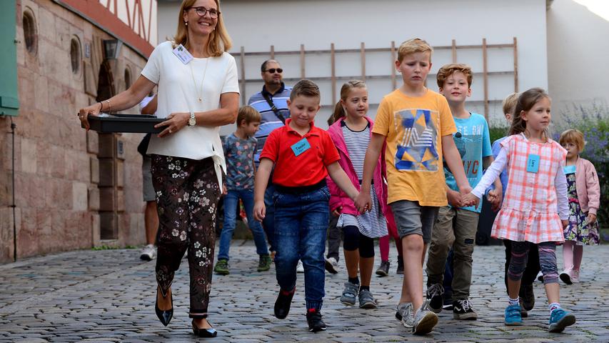 Wikinger, Haie und Co.: Der erste Schultag am Fürther Kirchenplatz