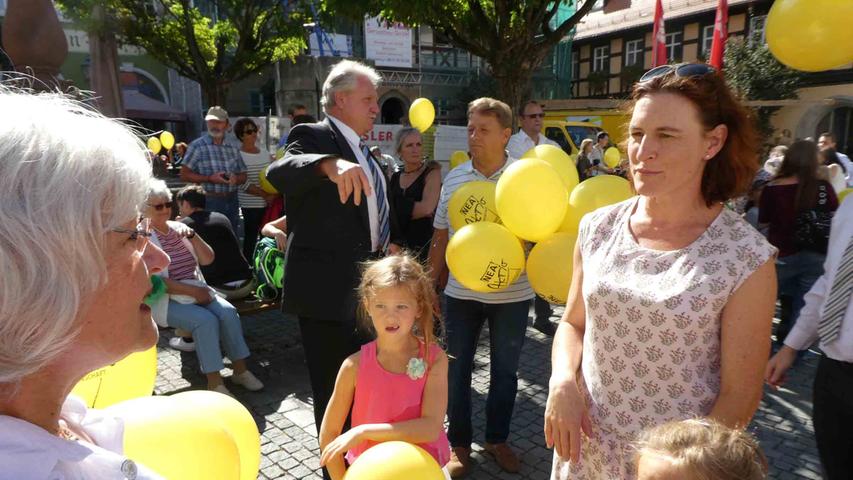 Schulstart in Neustadt: Bunte Luftballons und viele Schultüten