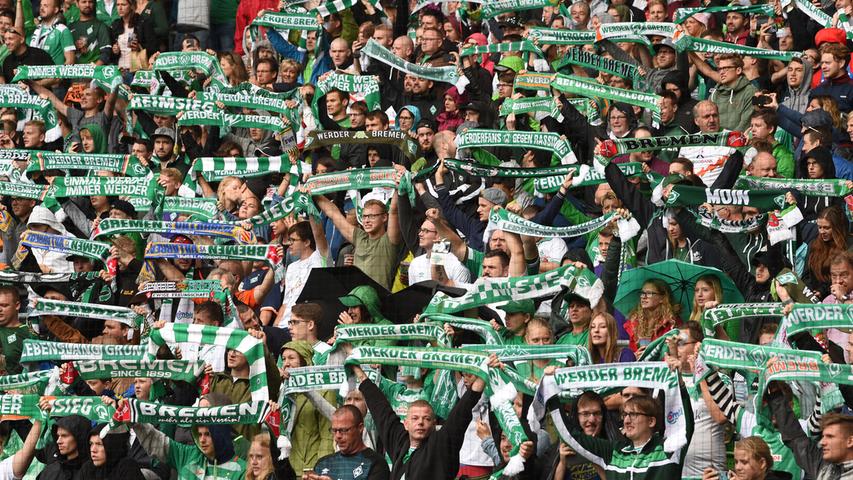 "Videoschiri, wir wissen nicht, wo dein Auto steht."   Mit diesem Spruchband lenkten die Fans von Werder Bremen die Aufmerksamkeit in Fußball-Deutschland wahrheitsgetreu auf die Intransparenz beim Einsatz des Videoschiedsrichters.