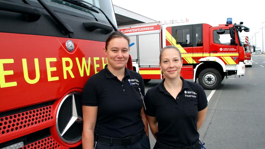 In voller Montur: Die Feuerwehrfrauen am Flughafen Nürnberg