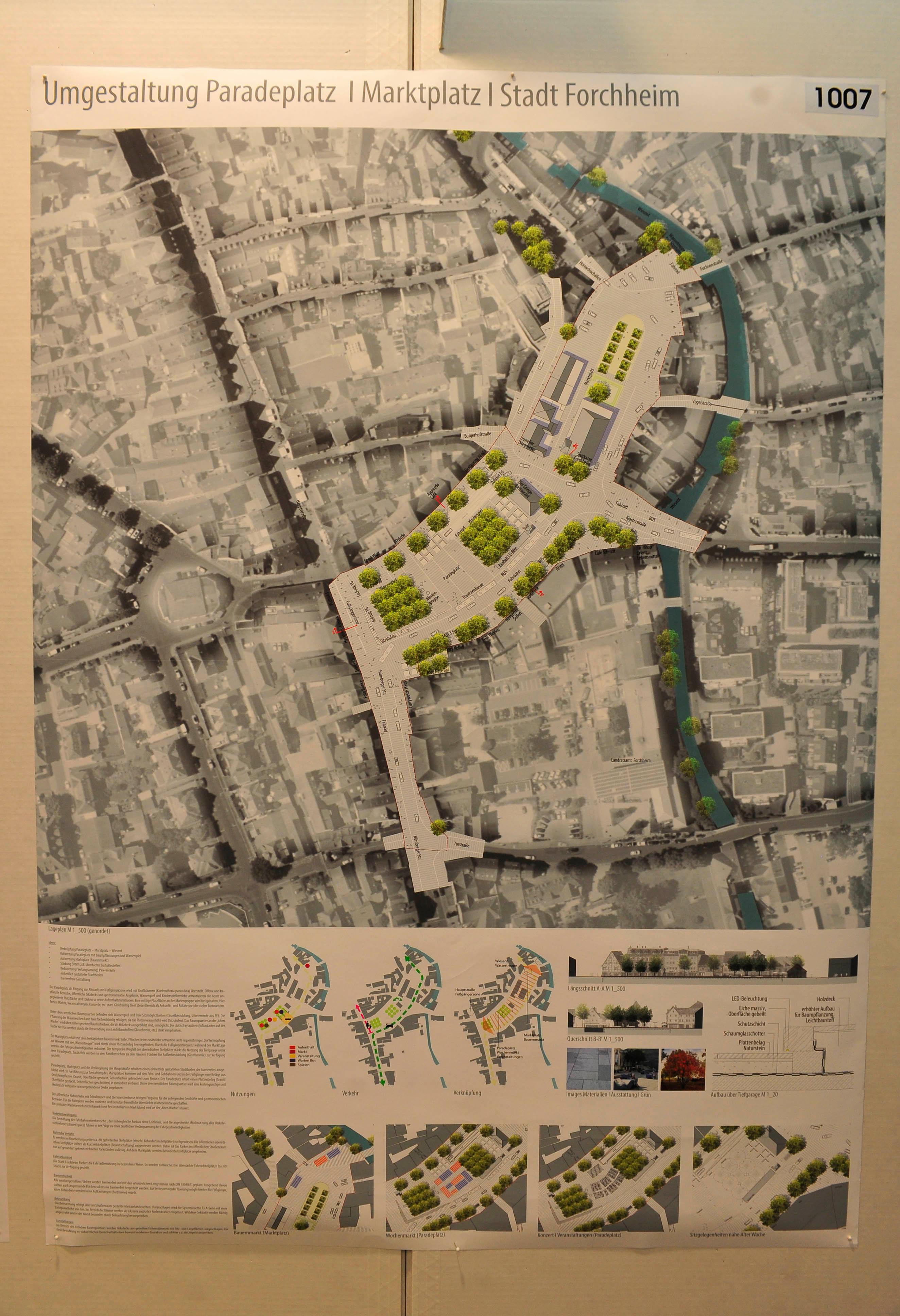 Bäume in Hülle und Fülle sind hier im Einsatz. Die Jury hat allen Architekten, die derart üppig mit Bäumen hantieren bereits eine Hausaufgabe für die zweite Runde mitgegeben: Wie sollen die Bäume gepflanzt werden? Denn unten drunter ist die Tiefgarage. In diesem Entwurf soll die Neuner-Baumgruppe auf der Kommandantur-Seite dadurch Halt bekommen, dass die bereits bestehende Wölbung des Paradeplatzes genutzt und der nach Westen abfallende Teil aufgefüllt wird. Dadurch entstehen zur Fahrbahn hin Stufen. Was der Jury weniger gefallen hat: Die Baumgruppe verdeckt den Blick zur Kommandantur.