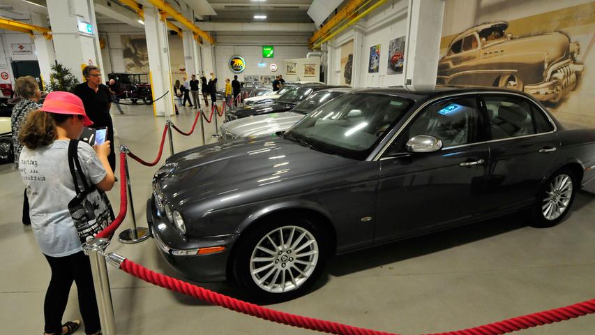 Von Rolls Royce bis Jaguar: Oldtimer-Fans fachsimpelten im Ofenwerk
