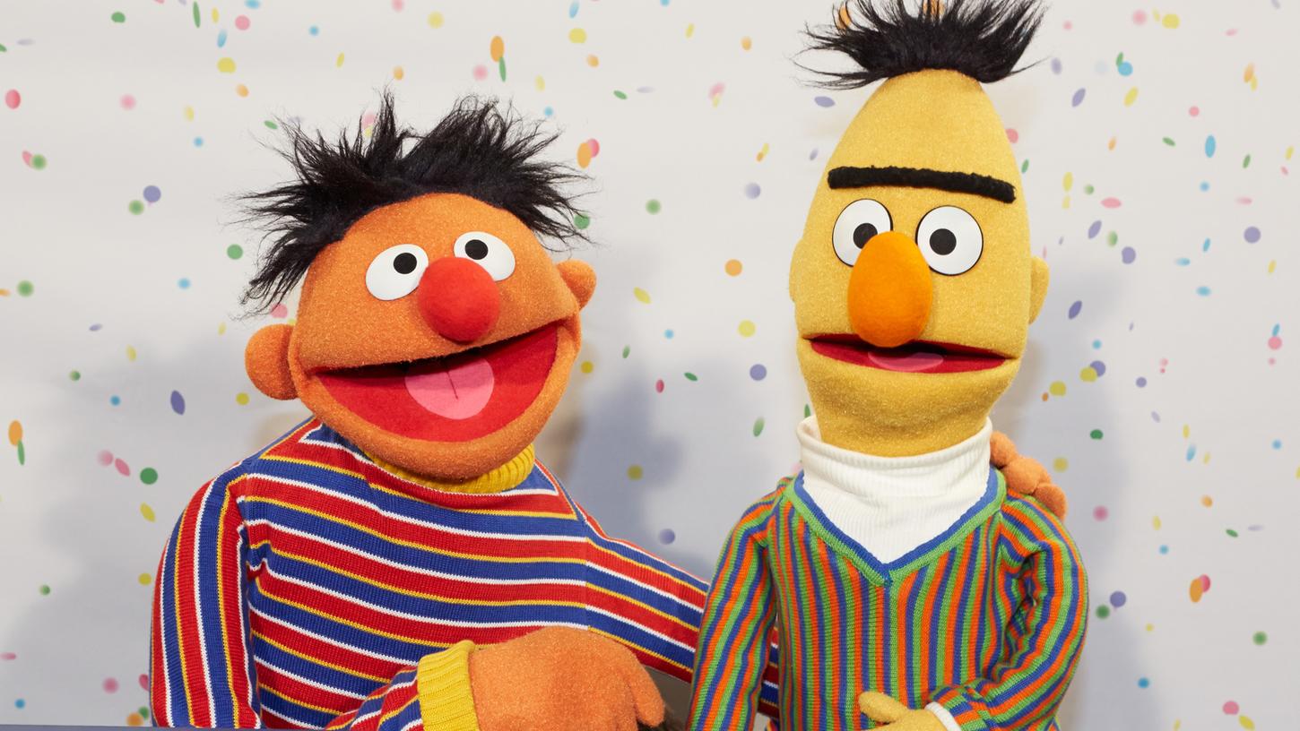 Als er Ernie und Bert erfand, machte der Autor - so beschreibt er es in einem Interview - keine große Sache daraus und wusste einfach, dass sie für ihn ein Pärchen darstellten.