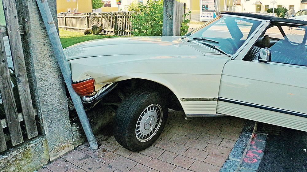 Weißenburg: Cabrio gestohlen und damit einen Unfall gebaut