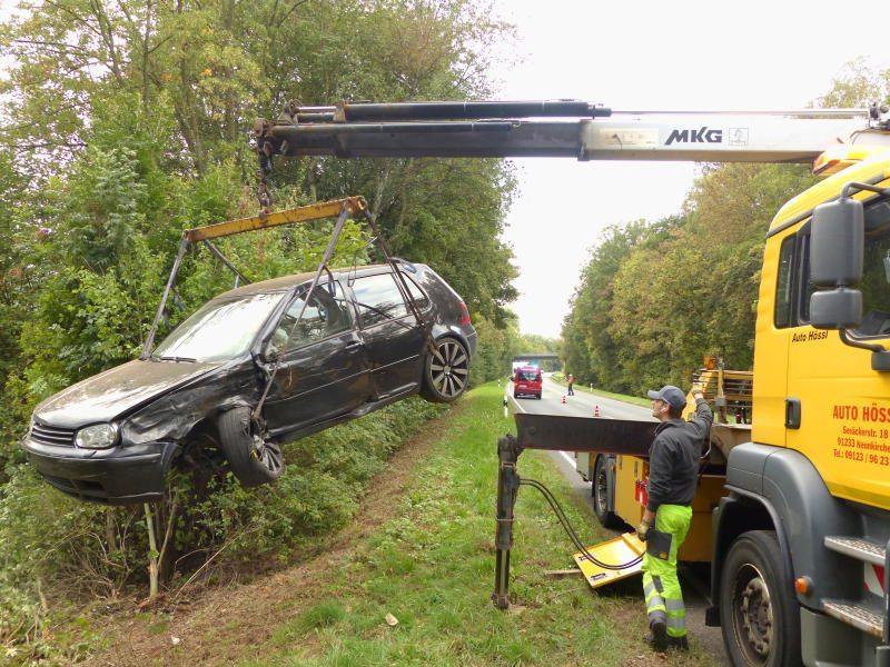 Unfall Auf B14 Uberholmanover Endet Im Unterholz Happurg Pommelsbrunn Nordbayern