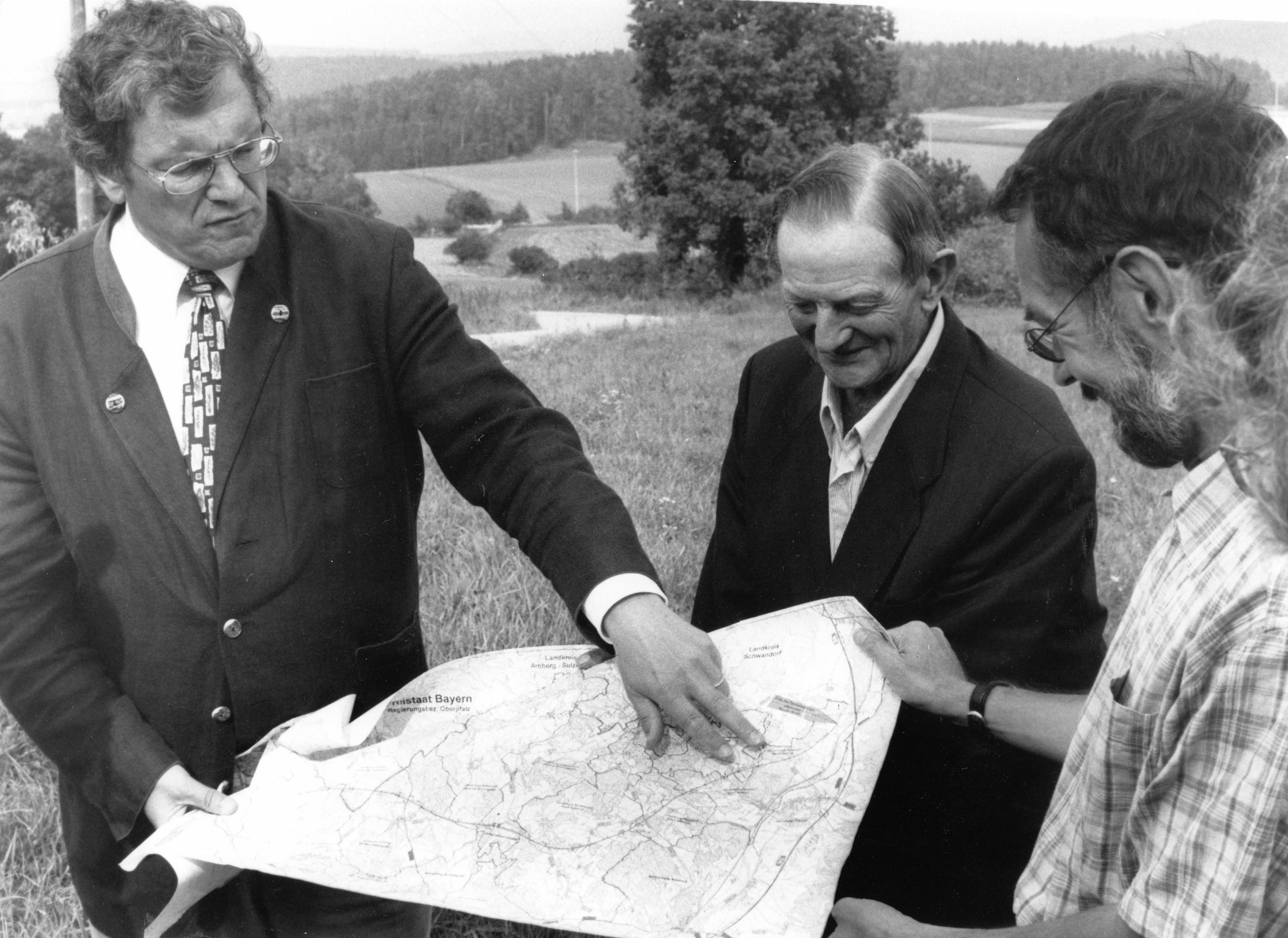Der Bund Naturschutz mit seinem Vorsitzenden Hubert Weiger kämpfte gegen diesen Ausbau zwischen Amberg und Tschechien - letzlich aber ohne Erfolg.
