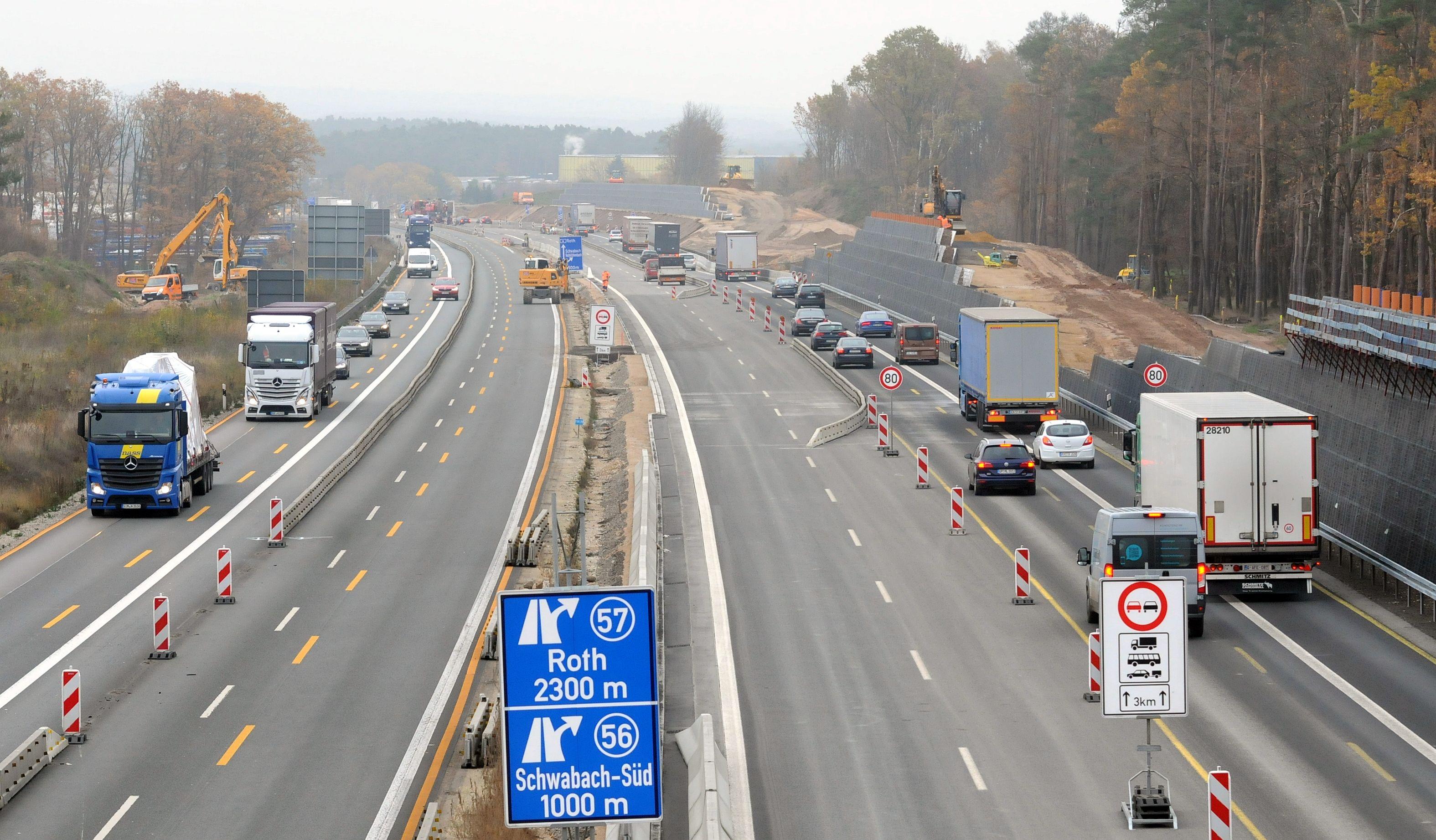 Letztendlich sollen aber alle 69 Kilometer zwischen Schwabach-West und der Landesgrenze Baden-Württemberg noch sechsstreifig ausgebaut werden. Ab dem Jahr 2022 wird der neun Kilometer lange Abschnitt zwischen der Landesgrenze zu Baden-Württemberg und dem Kreuz Feuchtwangen/Crailsheim ausgebaut.