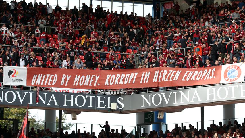 Rapid Wien und EM: So bunt war die Club-Choreo gegen Hannover