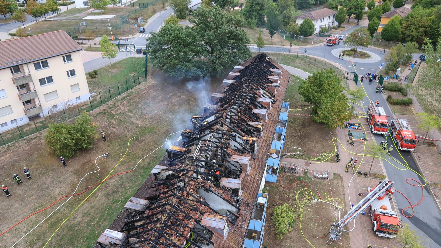 Großeinsatz: Flammen zerstören Bamberger Ankerzentrum