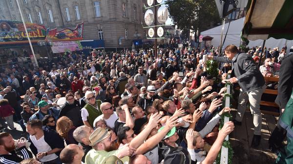 Gleich steht der glückliche Besitzer fest!