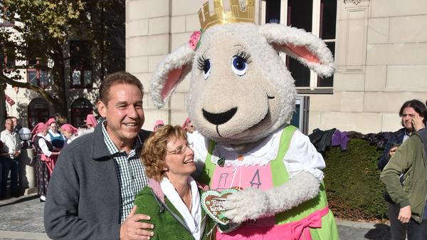 Ein Foto mit dem Kirchweih-Maskottchen darf natürlich auch nicht fehlen!