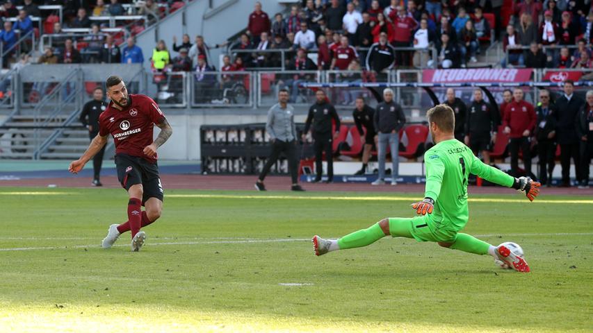 Der Club agierte gegen Fortuna effektiv, aus neun Torschüssen machten die Nürnberger drei Treffer. Mikael Ishak sorgte mit dem 2:0 für die Vorentscheidung.
