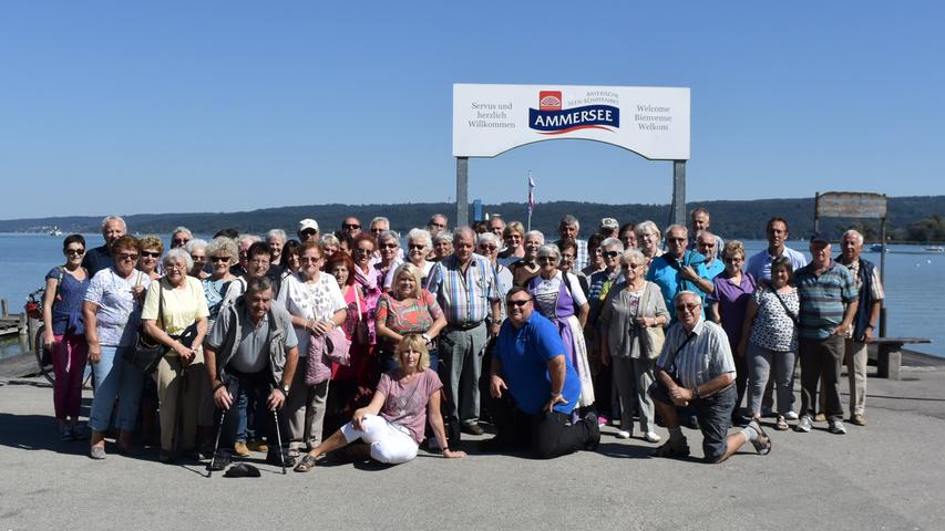 In diesem Jahr hat der VdK Ortsverband Treuchtlingen den Ammersee als Ausflugsziel ausgewählt. Bei tollem Wetter fuhr die Reisegruppe im vollbesetzten Bus nach Dießen. Nachdem Mittagessen gingen die Ausflügler an Bord des Schiffes und konnten bei Sonnenschein das faszinierende Panorama bei Kaffee und Kuchen genießen. Am Heimweg legte die Reisegesellschaft noch eine Zwischenstation im Gasthof Miller in Nordendorf ein, bevor es zurück in die Heimat ging. In diesem Jahr hat der VdK Ortsverband Treuchtlingen den Ammersee als Ausflugsziel ausgewählt. Bei tollem Wetter fuhr die Reisegruppe im vollbesetzten Bus nach Dießen. Nachdem Mittagessen gingen die Ausflügler an Bord des Schiffes und konnten bei Sonnenschein das faszinierende Panorama bei Kaffee und Kuchen genießen. Am Heimweg legte die Reisegesellschaft noch eine Zwischenstation im Gasthof Miller in Nordendorf ein, bevor es zurück in die Heimat ging.