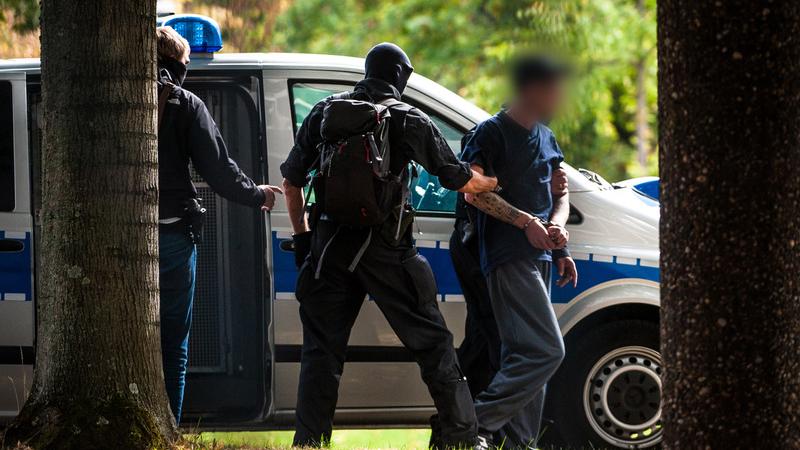 Rechter Terrorverdacht: Spezialeinheiten greifen in Franken zu Rechter Terrorverdacht: Spezialeinheiten greifen in Franken zu