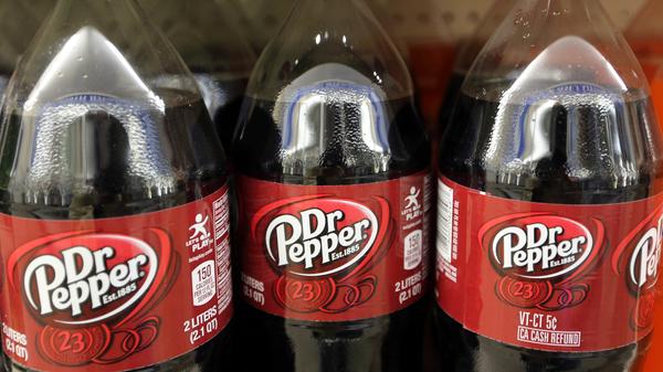 Die amerikanische Marke Dr. Pepper ist Teil der JAB Holding, die im Besitz der deutschen Unternehmerfamilie Reimann ist. Marken wie Jacobs, Senseo und Tassimo, sowie weitere Reinigungsmittel, Kosmetika, Heiß- und Kaltgetränke zählen ebenfalls dazu. Vermögen: 33 Mrd. Euro (unverändert)