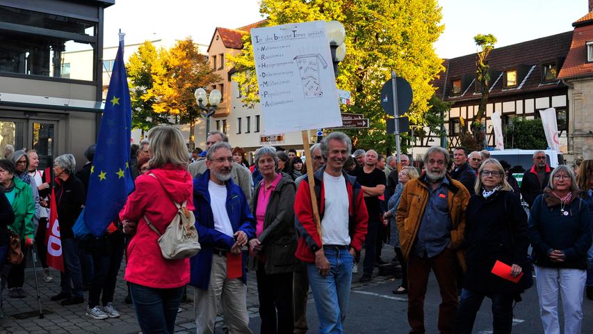 Forchheim Paradeplatz Kundgebung..der AfD mit gegen Demo..Foto Roland G.Huber