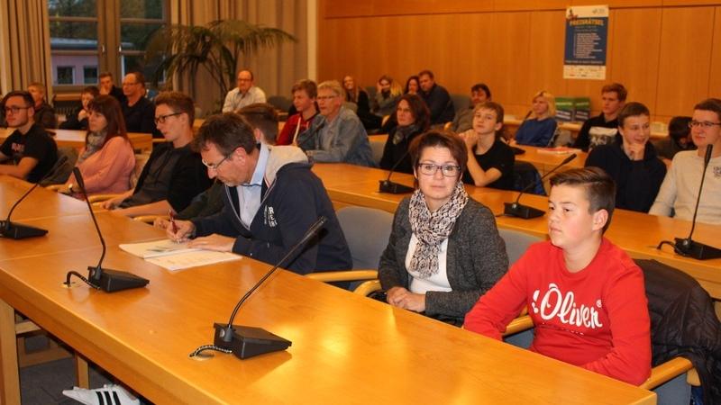 Die praktischen Tipps von erfahrenen Personalern für die erfolgreiche Bewerbung stießen auf reges Interesse. Die praktischen Tipps von erfahrenen Personalern für die erfolgreiche Bewerbung stießen auf reges Interesse.