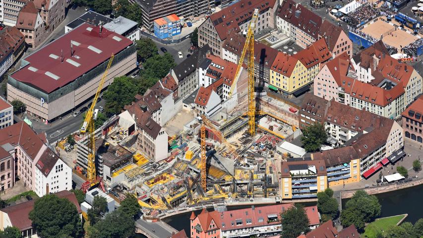 Auch aus der Luft spannend: Der Augustinerhof als Bauprojekt für die  Außenstelle des Deutschen Museums mitten in Nürnberg.