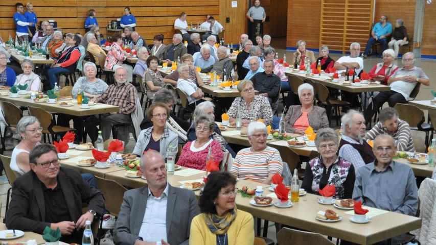 Gute Laune und Gesang: Der Seniorennachmittag in Höchstadt