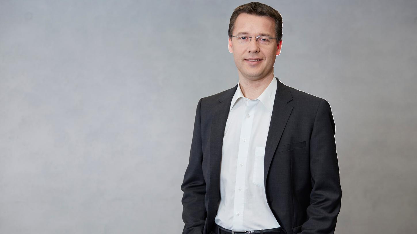 Christian Buggisch, Internet-Experte und Blogger aus Erlangen, schleuste sich auf Facebook in die Filterblase der rechtspopulistischen Szene ein, die von Ablehnung und Hass geprägt ist. Christian Buggisch, Internet-Experte und Blogger aus Erlangen, schleuste sich auf Facebook in die Filterblase der rechtspopulistischen Szene ein, die von Ablehnung und Hass geprägt ist.