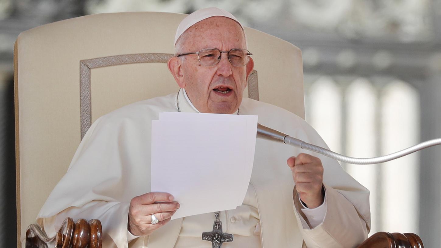 Laut Papst Franziskus komme eine Abtreibung einem Auftragsmord gleich.