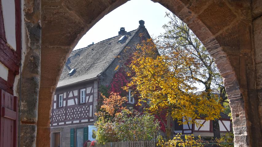 Äpfel, Sonne und bunte Blätter: Der goldene Herbst in Franken