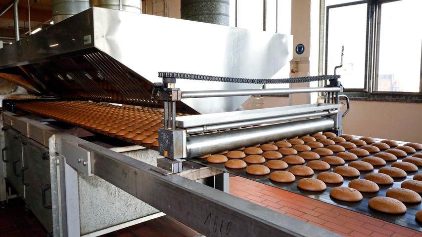 Eine Millionen Lebkuchen pro Tag: Hochbetrieb im Lambertz-Werk