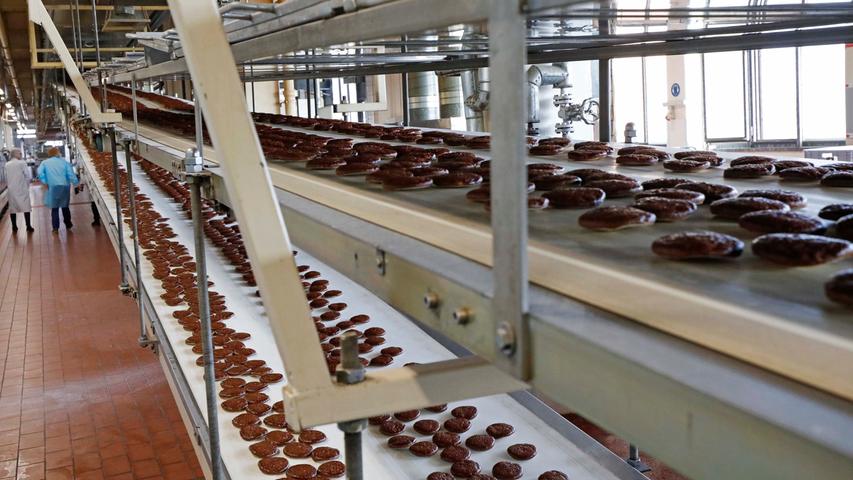 Eine Millionen Lebkuchen pro Tag: Hochbetrieb im Lambertz-Werk