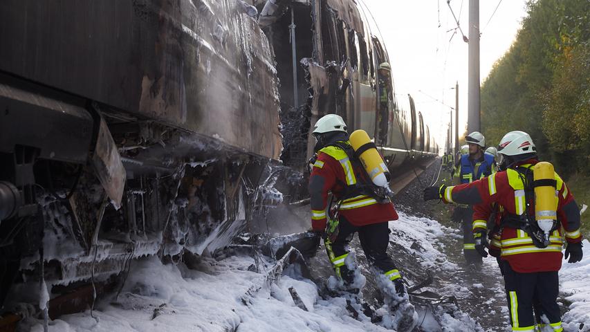 Rheinland-Pfalz: Flammen schlagen aus ICE 