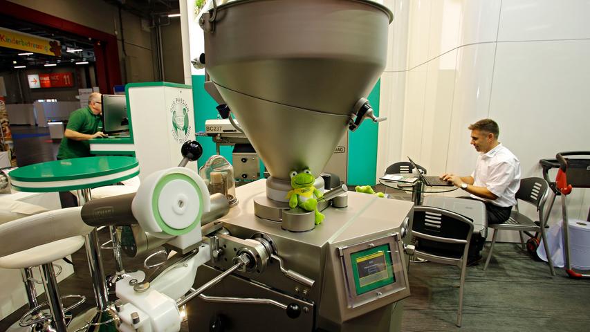 Mit 650 Mitarbeitern stellt Vemag aus Niedersachsen Maschinen für die Lebensmittelbranche her. Die Maschine DP3 brauchen Fleischer, um Würste zu produzieren.