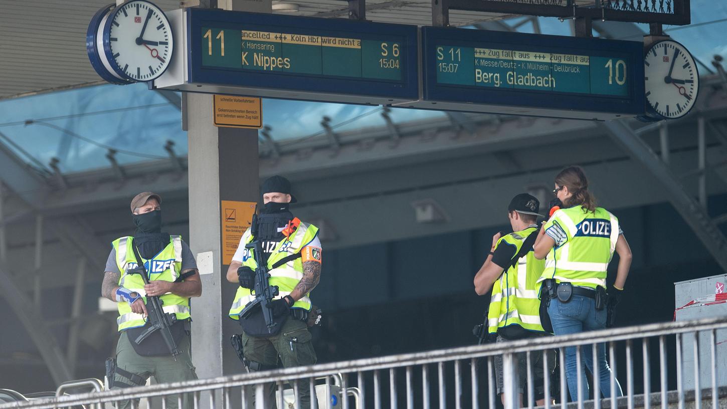 Die Polizei hat die Geiselnahme im Kölner Hauptbahnhof beendet.