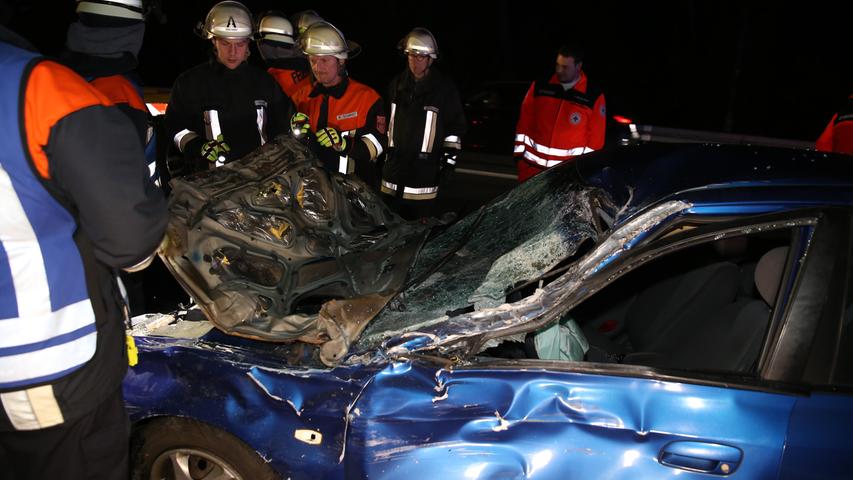 Auto fährt auf A6 in Unfallstelle: 29-Jähriger schwer verletzt