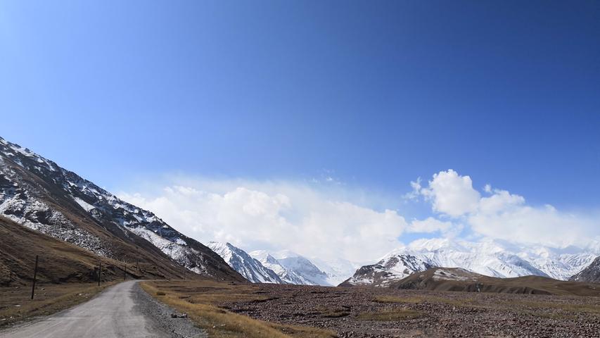Einsam, eintönig, aber wunderschön: Tadschikistan.