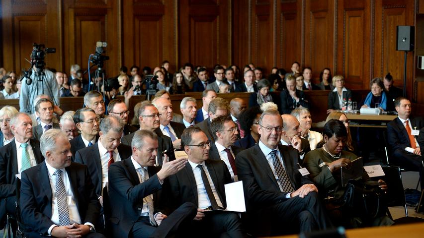 Bundesaußenminister Maas spricht im Saal 600 des Nürnberger Justizpalasts 