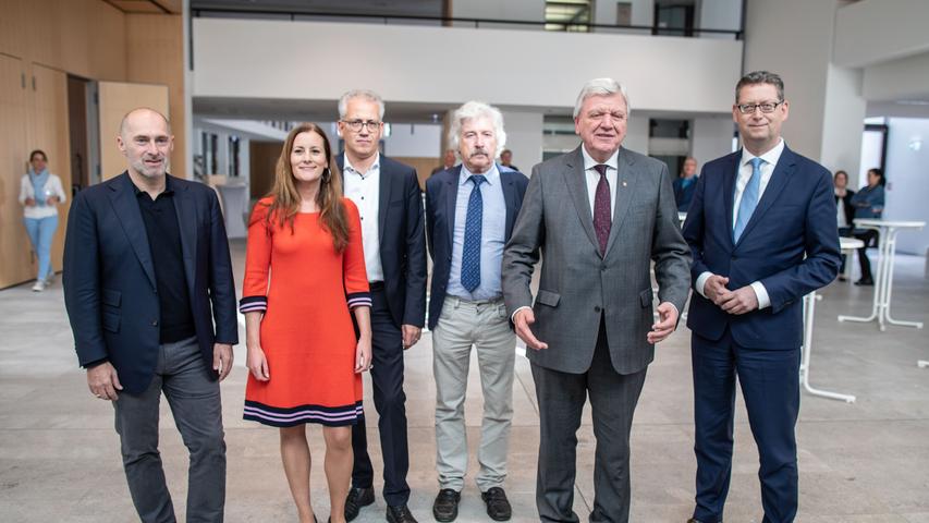 Hier sind sie alle auf einem Bild (von links): Rene Rock (FDP), Janine Wissler (Linke), Tarek Al-Wazir (Grüne), Rainer Rahn (AfD), Volker Bouffier (CDU) und Thorsten Schäfer-Gümbel.